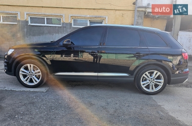 Внедорожник / Кроссовер Audi Q7 2015 в Мукачево