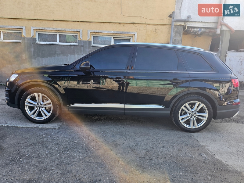 Внедорожник / Кроссовер Audi Q7 2015 в Мукачево