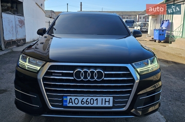 Внедорожник / Кроссовер Audi Q7 2015 в Мукачево