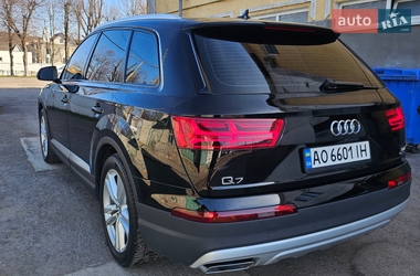 Внедорожник / Кроссовер Audi Q7 2015 в Мукачево