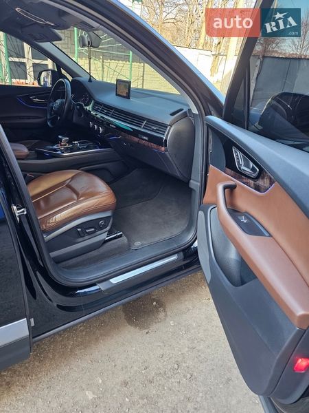 Внедорожник / Кроссовер Audi Q7 2015 в Мукачево