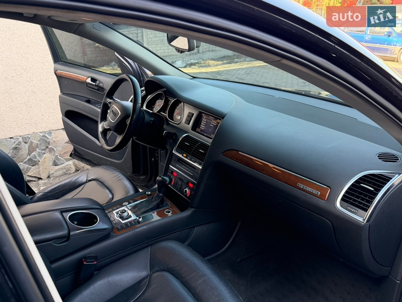 Позашляховик / Кросовер Audi Q7 2014 в Володимирі