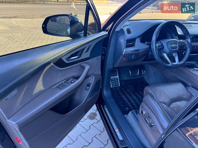 Внедорожник / Кроссовер Audi Q7 2016 в Ровно