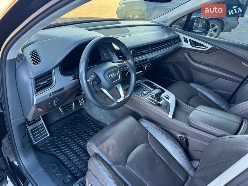 Внедорожник / Кроссовер Audi Q7 2016 в Ровно