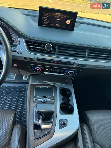 Внедорожник / Кроссовер Audi Q7 2016 в Ровно