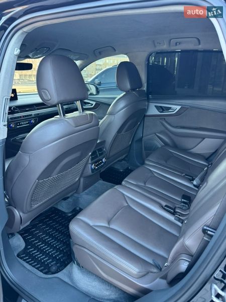 Внедорожник / Кроссовер Audi Q7 2016 в Ровно