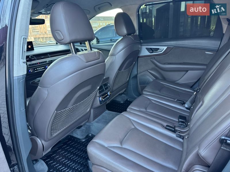 Внедорожник / Кроссовер Audi Q7 2016 в Ровно