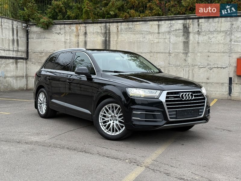 Позашляховик / Кросовер Audi Q7 2015 в Рівному
