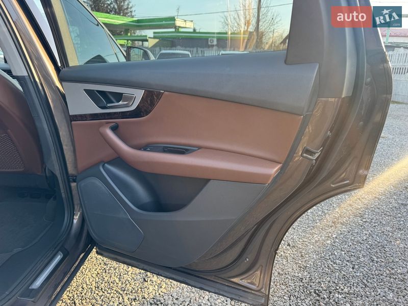 Позашляховик / Кросовер Audi Q7 2015 в Тернополі