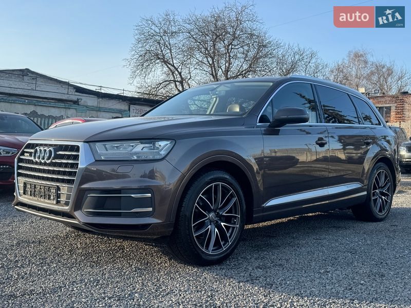 Позашляховик / Кросовер Audi Q7 2015 в Тернополі