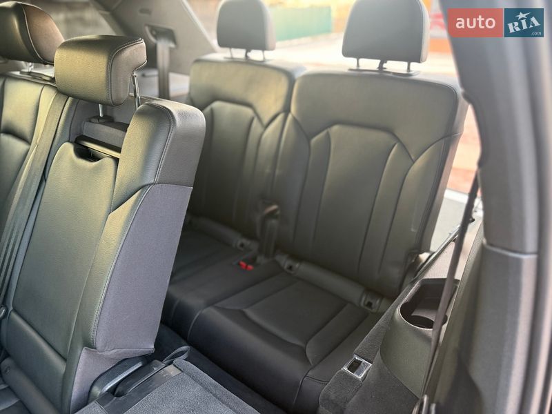 Внедорожник / Кроссовер Audi Q7 2017 в Луцке