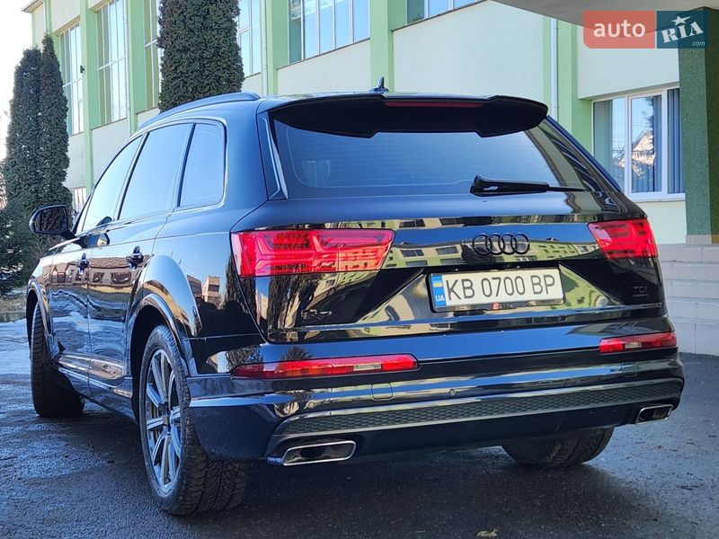 Позашляховик / Кросовер Audi Q7 2017 в Тульчині