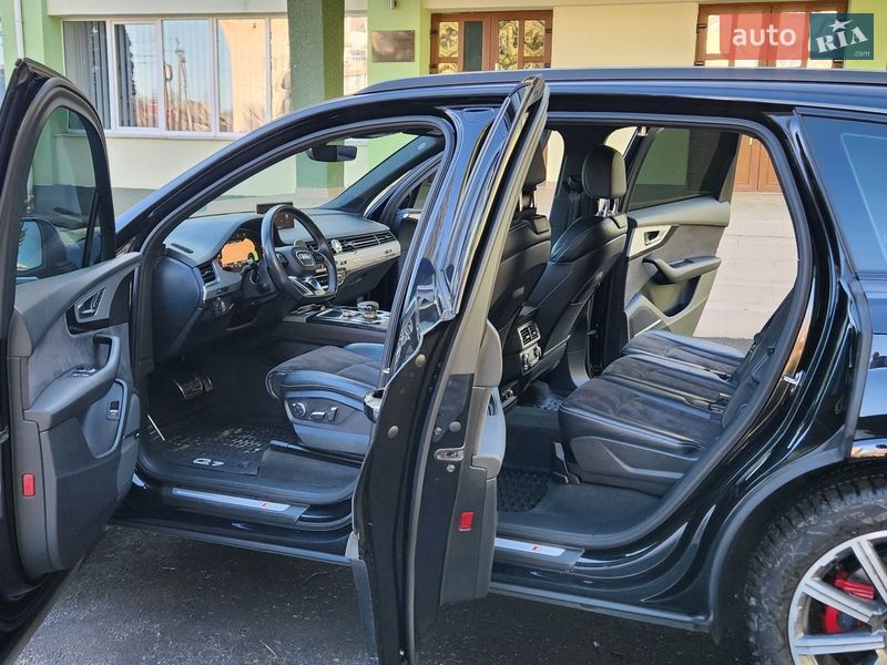 Позашляховик / Кросовер Audi Q7 2017 в Тульчині