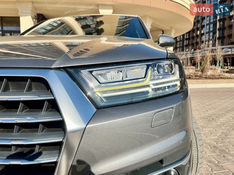 Внедорожник / Кроссовер Audi Q7 2017 в Киеве
