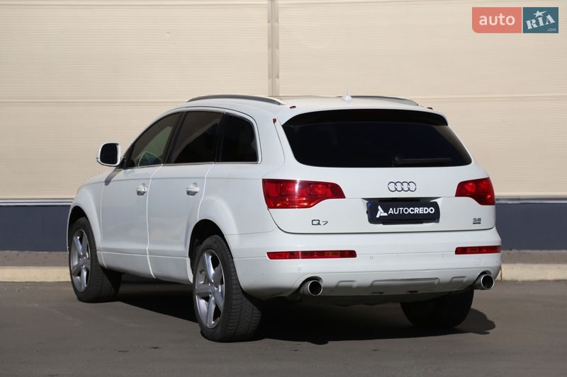 Позашляховик / Кросовер Audi Q7 2007 в Києві