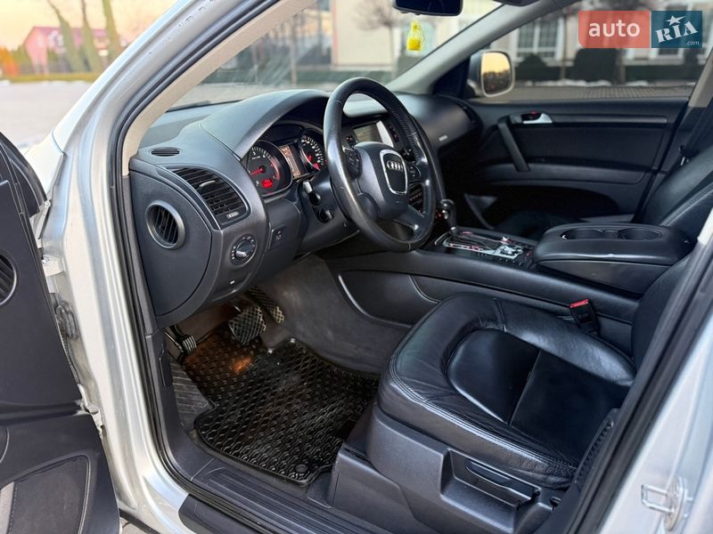 Позашляховик / Кросовер Audi Q7 2007 в Чернівцях