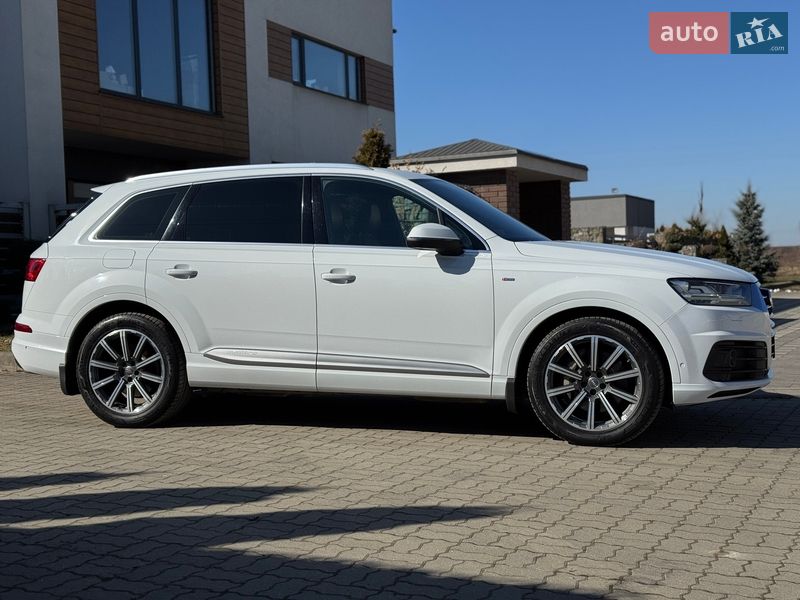 Внедорожник / Кроссовер Audi Q7 2015 в Стрые