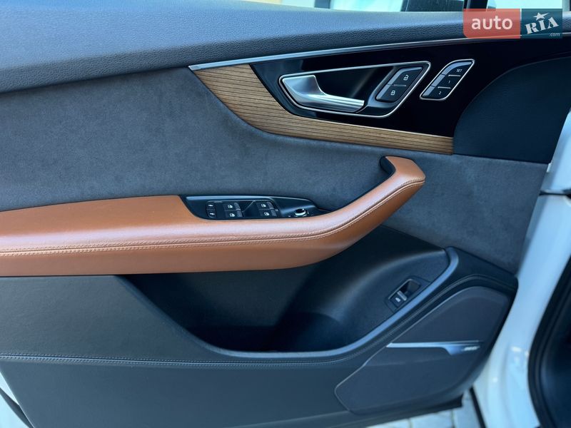 Внедорожник / Кроссовер Audi Q7 2015 в Стрые