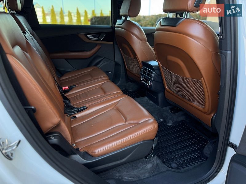 Внедорожник / Кроссовер Audi Q7 2015 в Стрые