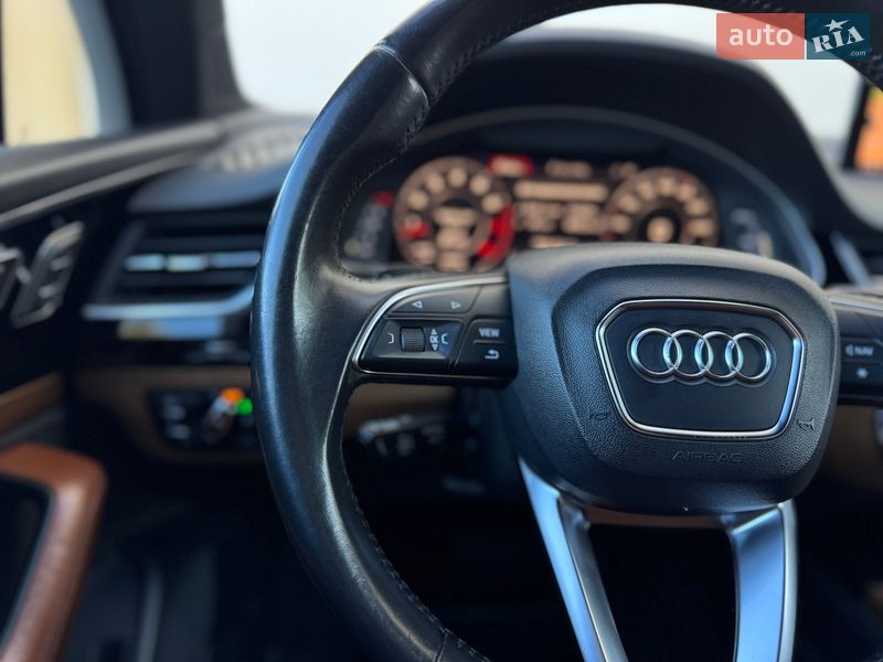 Внедорожник / Кроссовер Audi Q7 2015 в Стрые