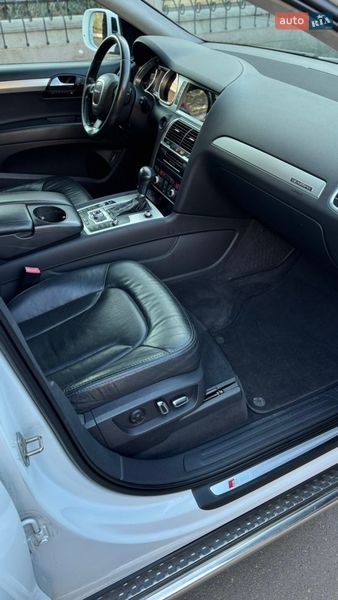 Внедорожник / Кроссовер Audi Q7 2010 в Одессе
