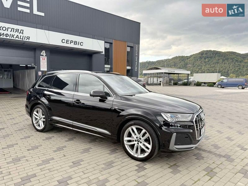 Позашляховик / Кросовер Audi Q7 2020 в Хусті