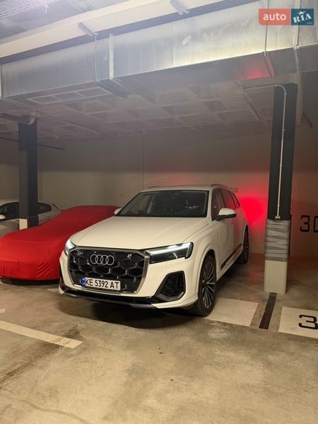 Позашляховик / Кросовер Audi Q7 2025 в Дніпрі