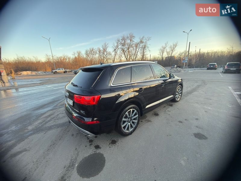 Позашляховик / Кросовер Audi Q7 2016 в Харкові