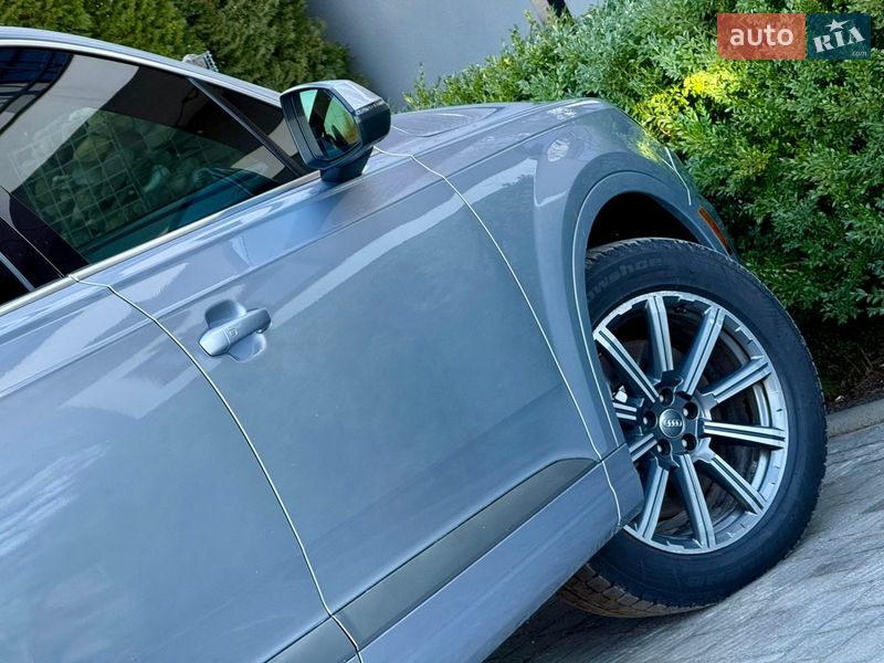 Внедорожник / Кроссовер Audi Q7 2017 в Стрые
