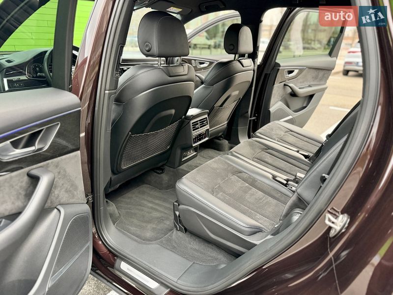 Внедорожник / Кроссовер Audi Q7 2022 в Киеве