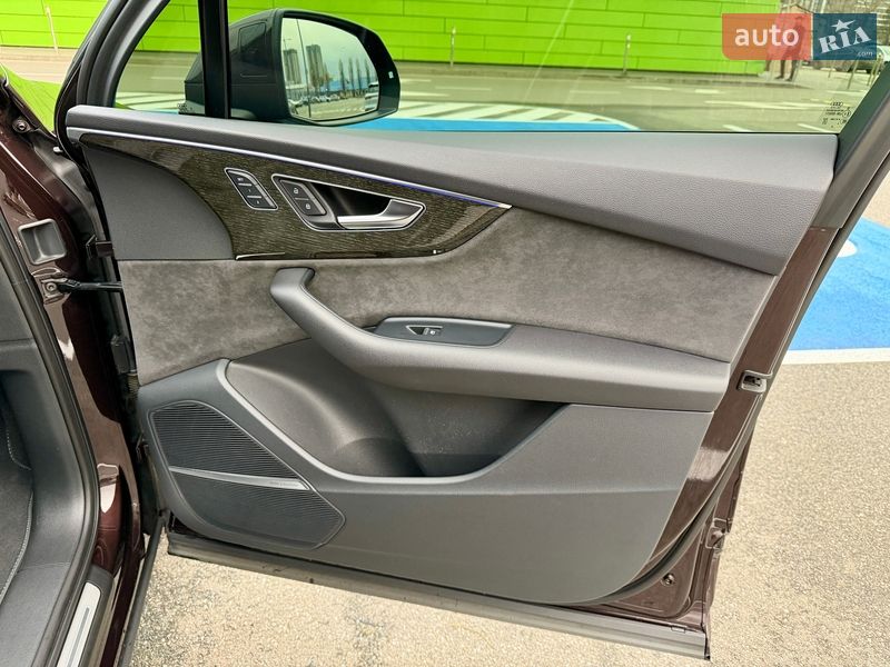 Внедорожник / Кроссовер Audi Q7 2022 в Киеве