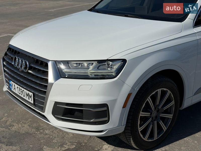 Позашляховик / Кросовер Audi Q7 2016 в Києві