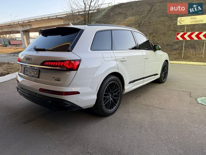 Внедорожник / Кроссовер Audi Q7 2020 в Киеве