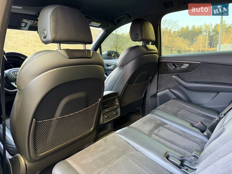 Внедорожник / Кроссовер Audi Q7 2020 в Киеве