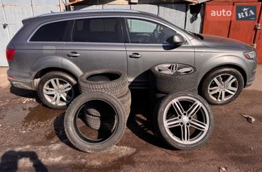 Позашляховик / Кросовер Audi Q7 2011 в Києві