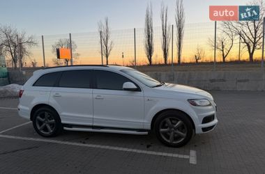 Внедорожник / Кроссовер Audi Q7 2015 в Первомайске
