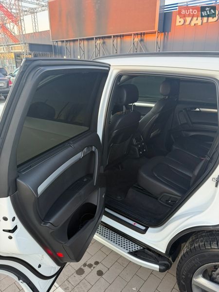 Внедорожник / Кроссовер Audi Q7 2015 в Первомайске