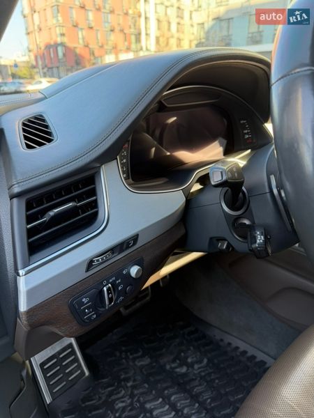 Позашляховик / Кросовер Audi Q7 2016 в Києві