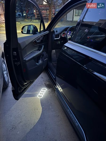 Позашляховик / Кросовер Audi Q7 2018 в Новояворівську