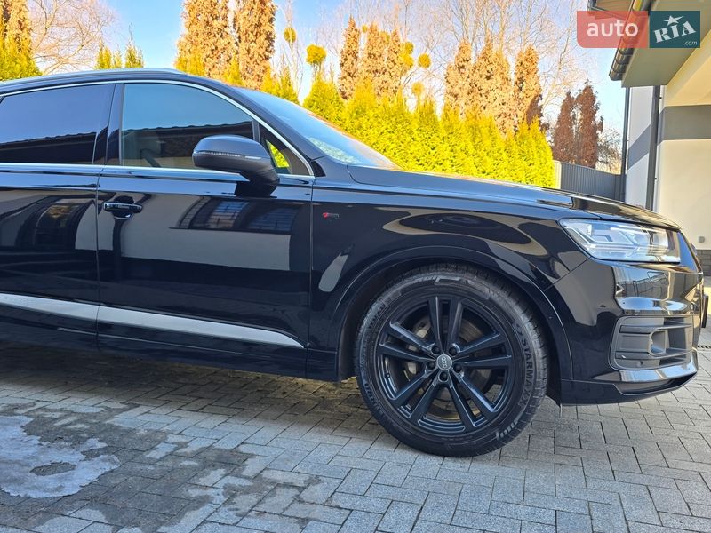 Внедорожник / Кроссовер Audi Q7 2016 в Киеве