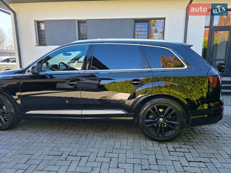 Внедорожник / Кроссовер Audi Q7 2016 в Киеве