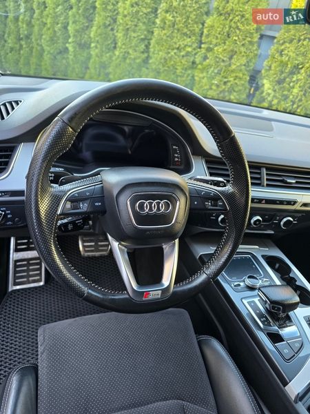 Внедорожник / Кроссовер Audi Q7 2016 в Киеве