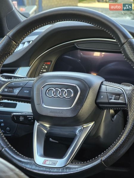 Внедорожник / Кроссовер Audi Q7 2016 в Киеве