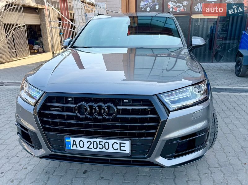 Позашляховик / Кросовер Audi Q7 2015 в Виноградові