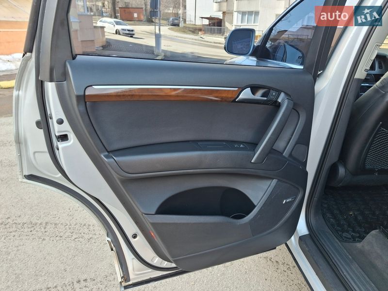 Внедорожник / Кроссовер Audi Q7 2013 в Тернополе