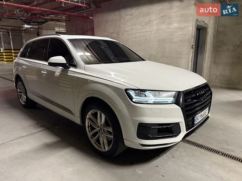 Позашляховик / Кросовер Audi Q7 2015 в Львові