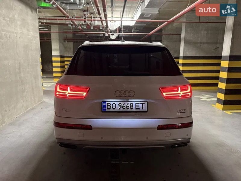 Позашляховик / Кросовер Audi Q7 2015 в Львові
