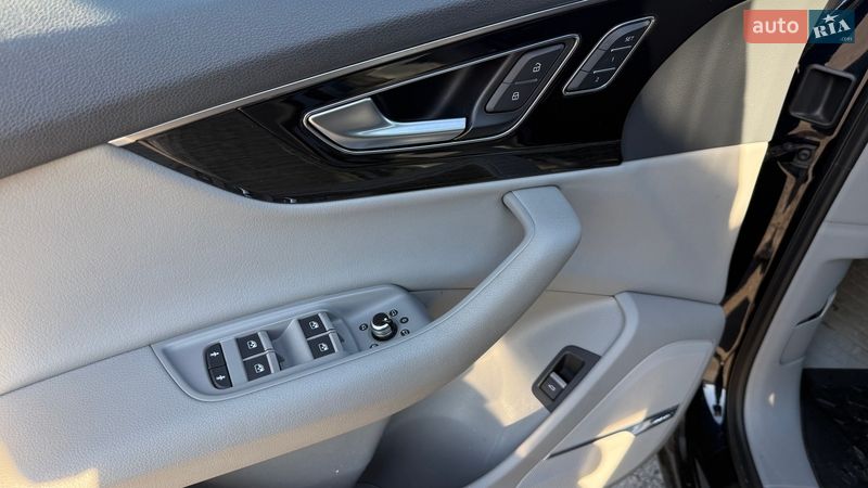 Внедорожник / Кроссовер Audi Q7 2016 в Киеве