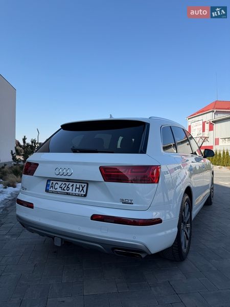Позашляховик / Кросовер Audi Q7 2016 в Луцьку