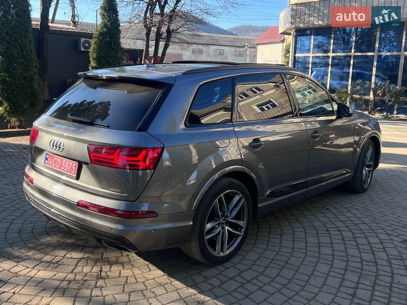 Внедорожник / Кроссовер Audi Q7 2017 в Черновцах